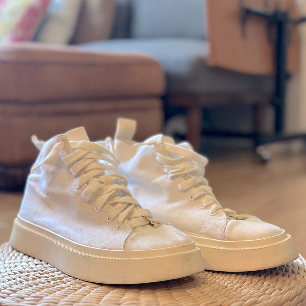 COS - White Sneakers